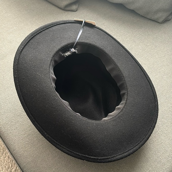 Zara Hat - Picture 6 of 6